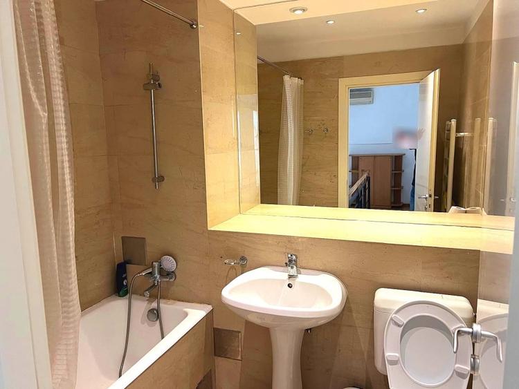 Apartament cu 3 camere decomandat în Aviației