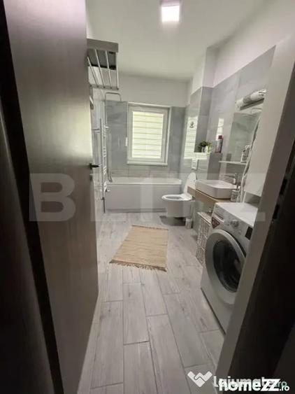 Apartament cu 3 camere decomandat în Rulmentul