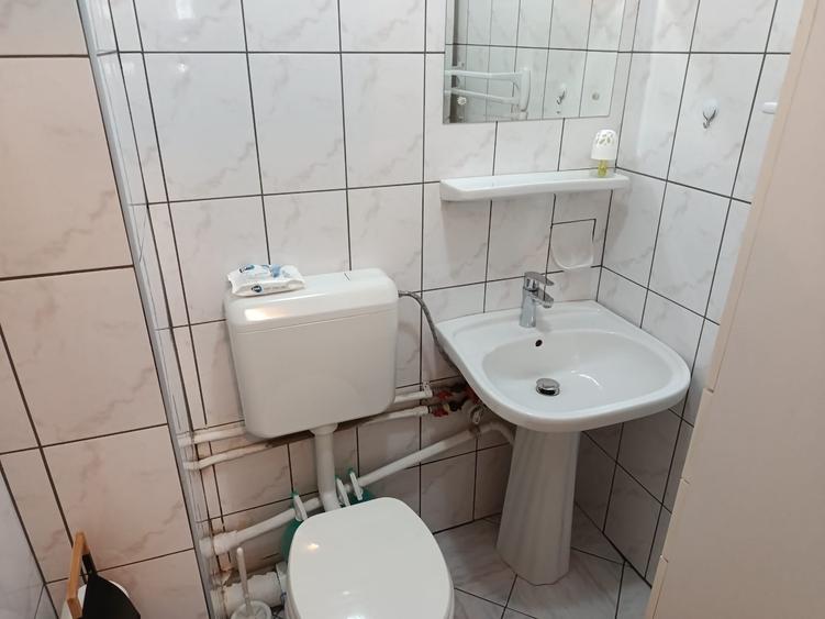 Apartament cu 3 camere decomandat în Dristor