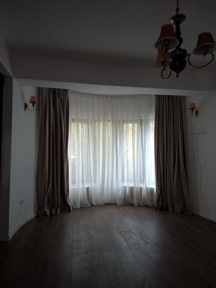Casă individuală cu 5 camere cu Canalizare în Tunari