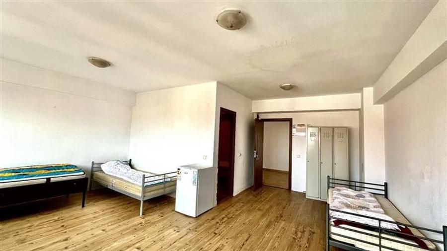 Birou, de 2,490 mp, în Central