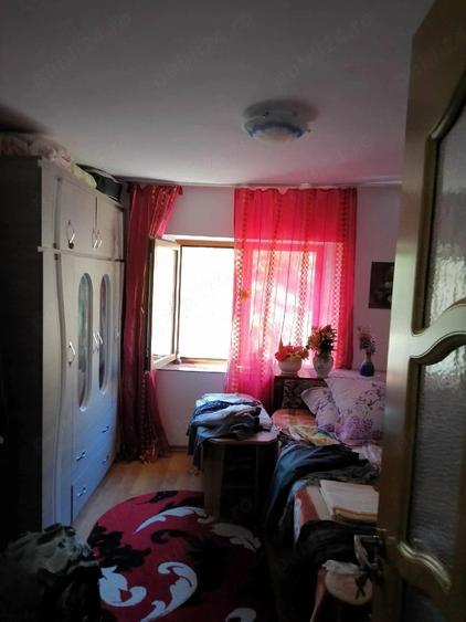 Casă cu 5 camere cu Teren 2040 Mp în Lipnița