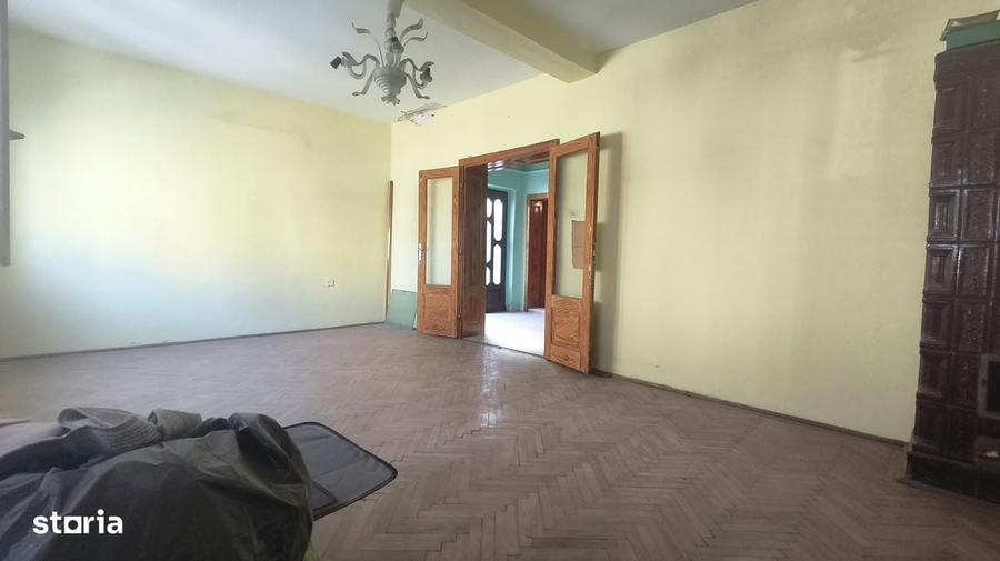Casă cu 2 camere în Cozia