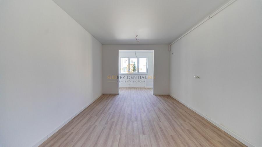 Apartament cu 3 camere semidecomandat în Est