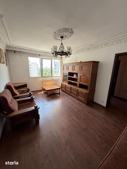 Apartament cu 3 camere semidecomandat în Titan