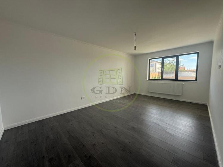 Casă individuală cu 5 camere cu Teren 430 Mp în Malu Mare