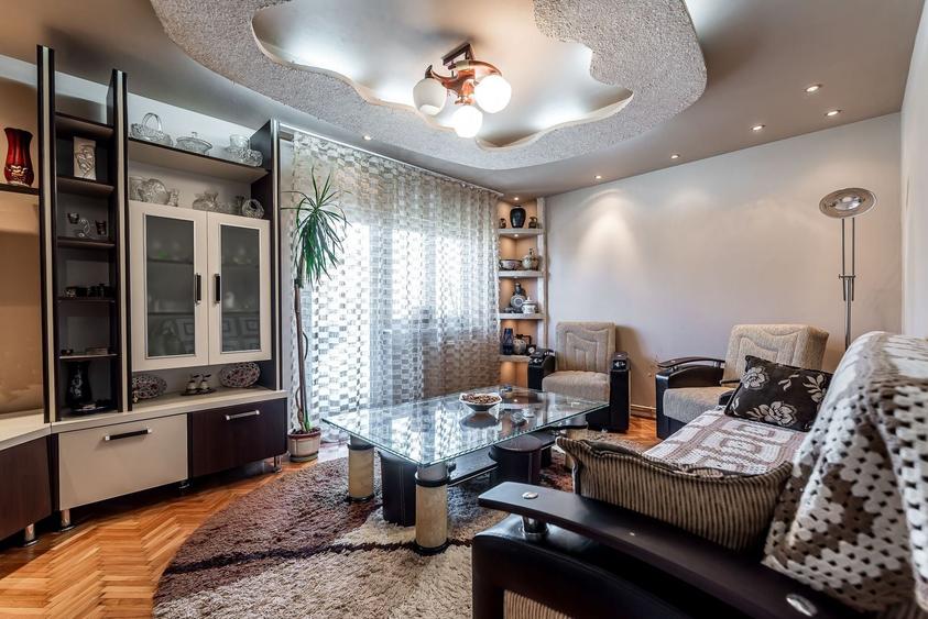 Apartament cu 3 camere decomandat, mobilat în Micălaca