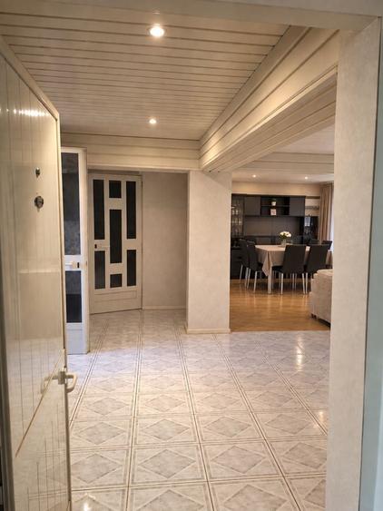 Apartament cu 4 camere în Central