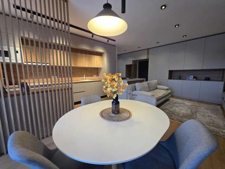 Apartament cu 3 camere, mobilat în Pipera