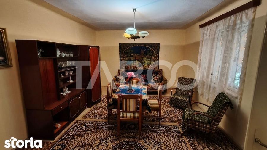 Casă cu 4 camere cu Teren 100 Mp în Șpring