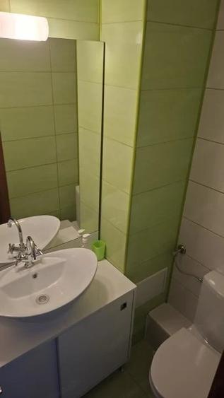 Apartament cu 3 camere decomandat în Eremia
