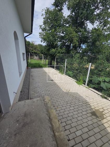 Casă cu 5 camere cu Canalizare în Șura Mică