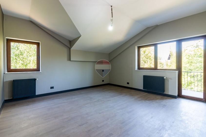 Casă individuală cu 5 camere cu Teren 599 Mp în Corbeanca