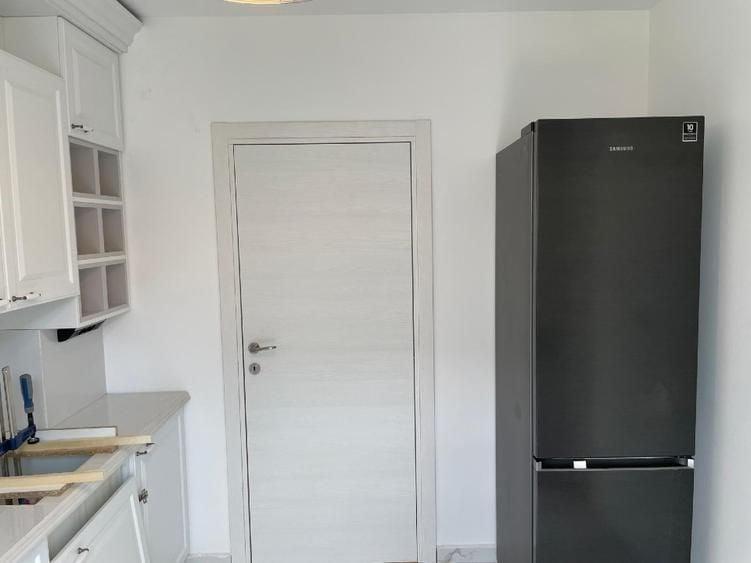 Apartament cu 4 camere decomandat, mobilat în Băneasa