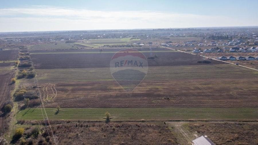 Teren Construcții intravilan de 7500 mp, în Săbăreni