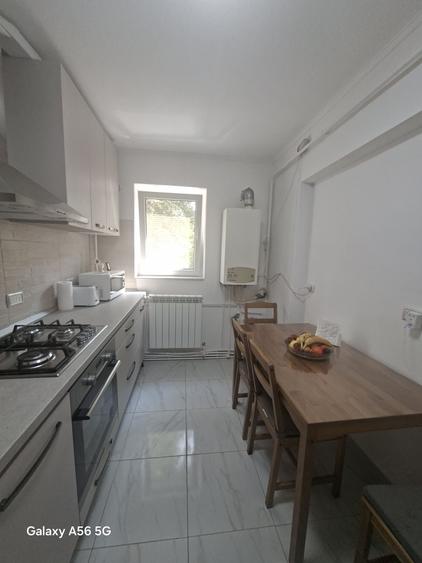 Apartament cu 4 camere decomandat în Central