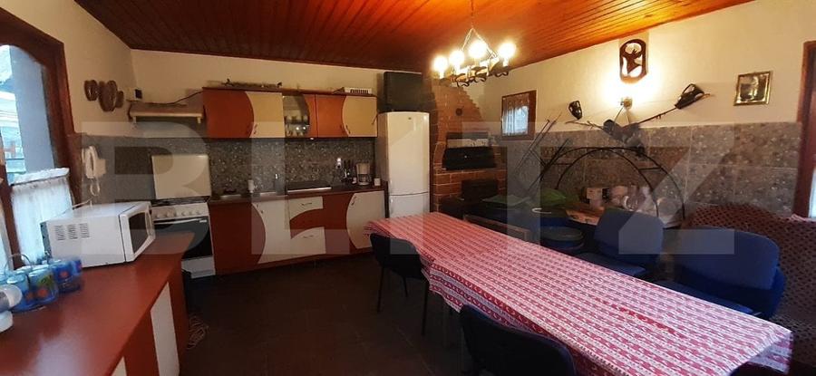 Casă individuală cu 6 camere cu Garaj în Pucioasa