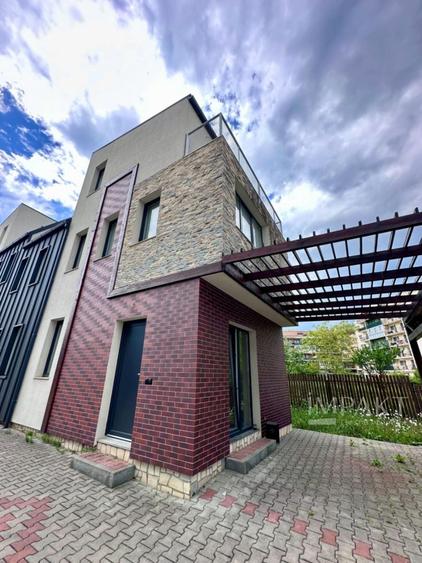 Casă individuală cu 4 camere cu Canalizare în Bună Ziua