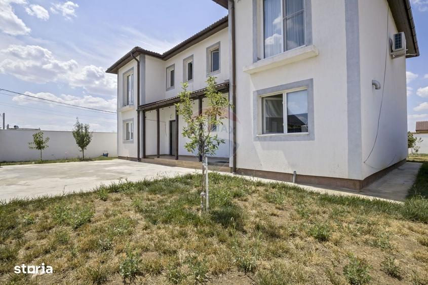 Casă cu 4 camere în Vladimirescu