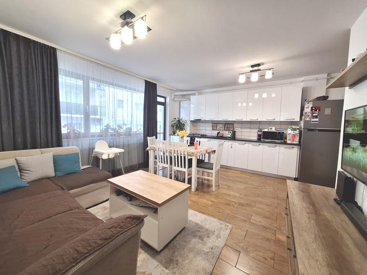 Apartament cu 3 camere semidecomandat, mobilat în Florești — fotografia 1