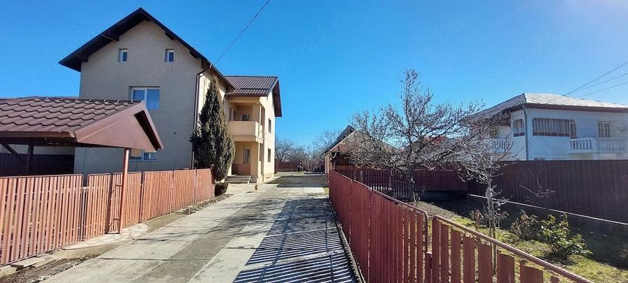 Casă cu 5 camere cu Teren 1209 Mp în Central