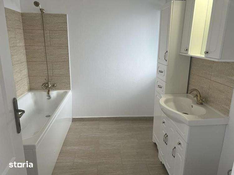Casă cu 4 camere cu Teren 250 Mp în Ulmi