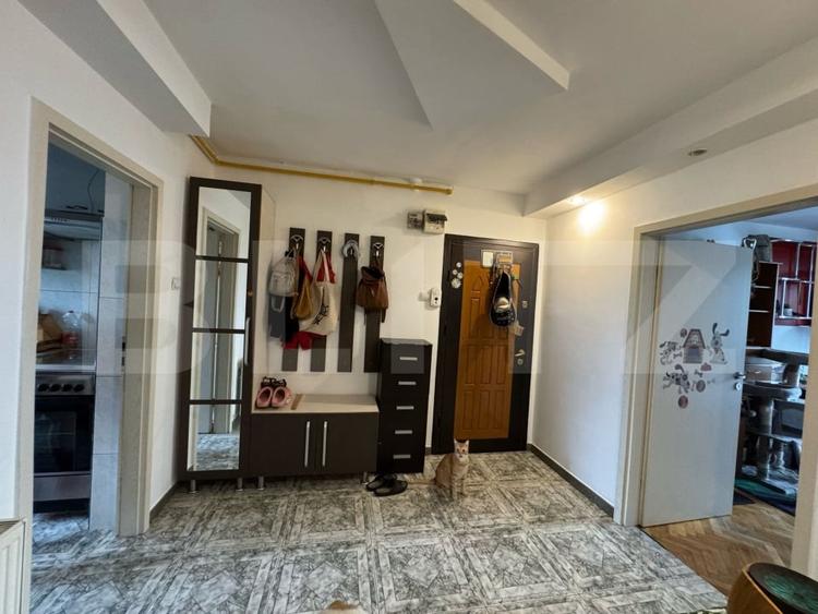 Apartament cu 3 camere decomandat, mobilat în Progresul