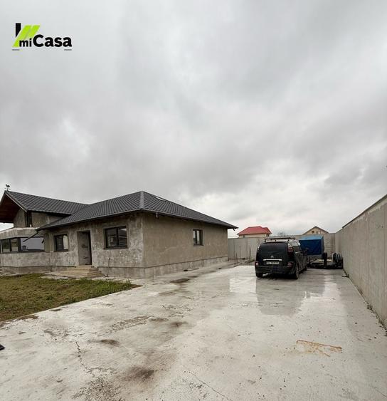 Casă individuală cu 6 camere cu Canalizare în Șendreni