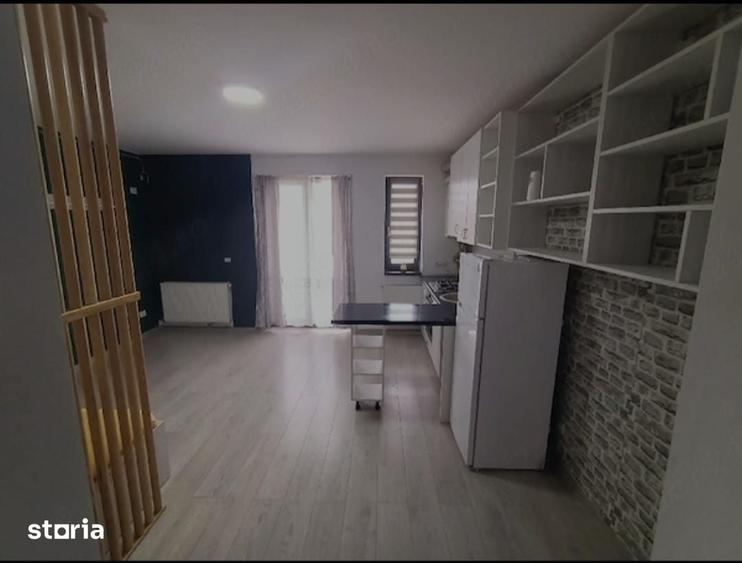 Garsonieră decomandată în Fratelia
