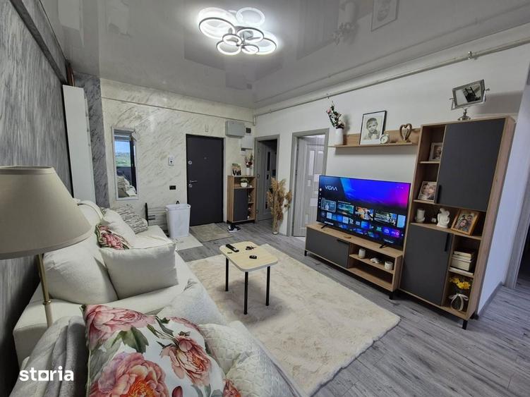 Apartament cu 3 camere decomandat în Agigea