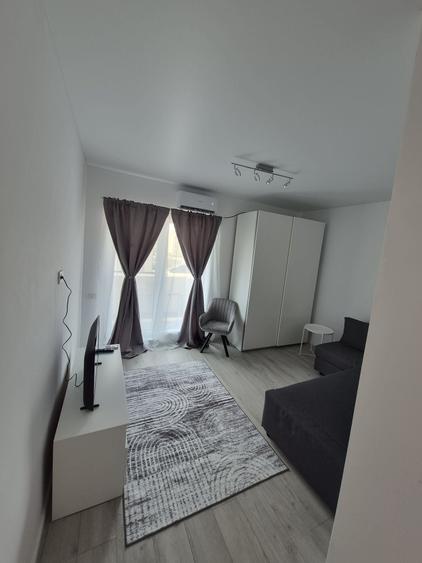 Garsonieră decomandată în Central
