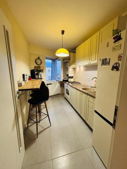 Apartament cu 3 camere decomandat în Central