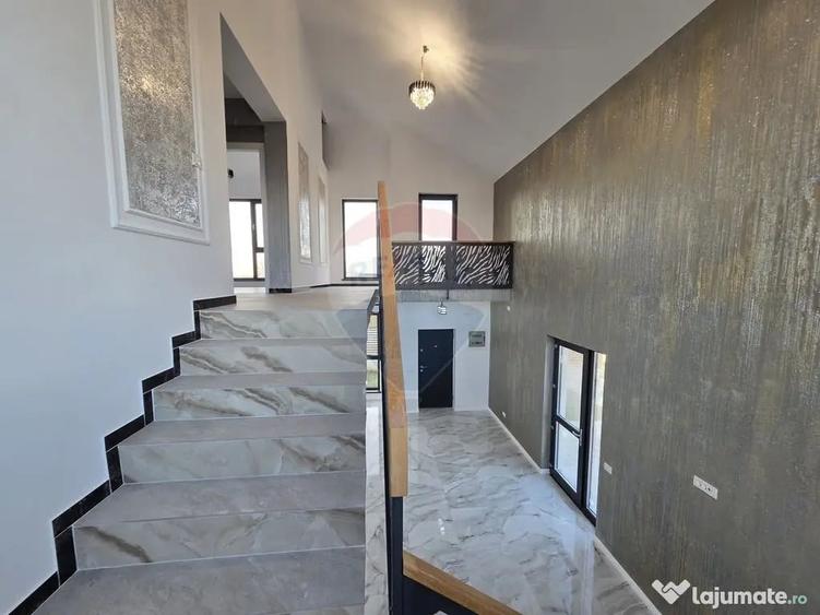 Casă cu 4 camere cu Teren 310 Mp în Vânători