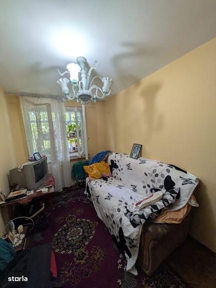 Apartament cu 3 camere decomandat în Valea Rosie