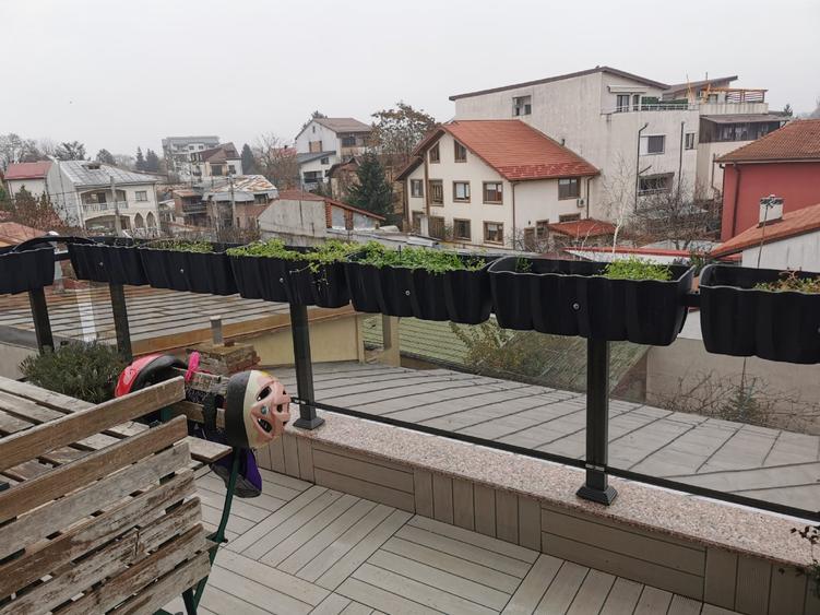 Apartament cu 4 camere decomandat, mobilat în Dămăroaia