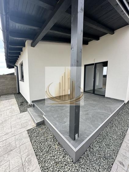 Duplex cu 4 camere cu Canalizare în Săcălaz