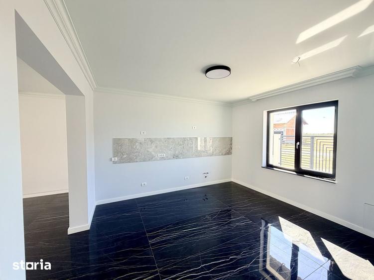 Casă cu 2 camere cu Teren 300 Mp în Zimandu Nou
