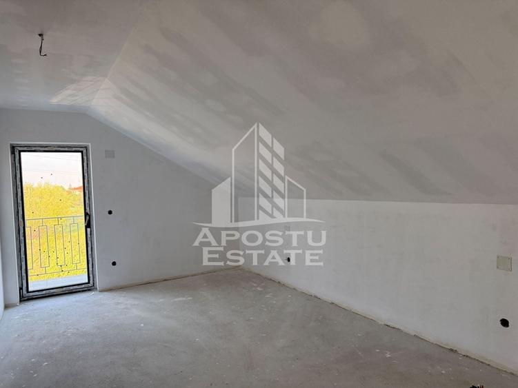Apartament cu 4 camere decomandat în Ghiroda