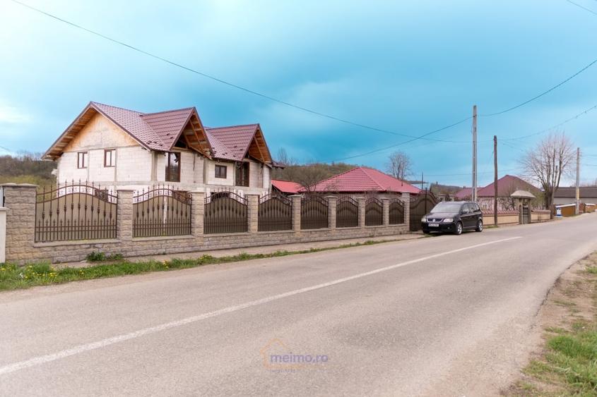Casă individuală cu 5 camere cu Teren 1440 Mp în Cernu