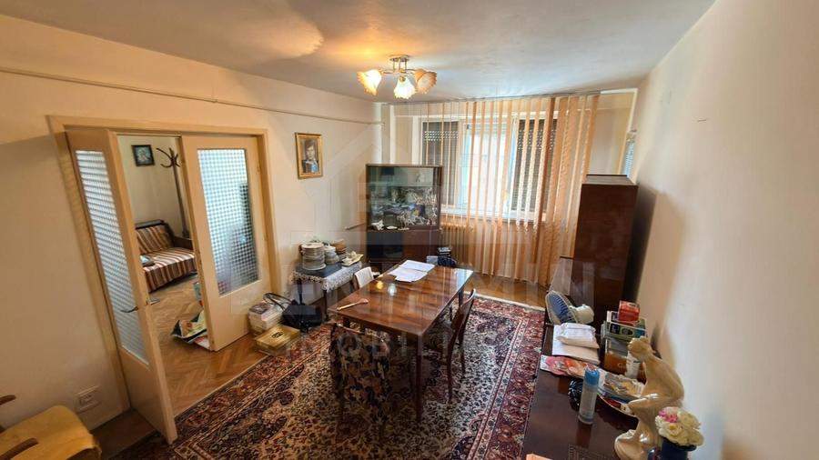 Apartament cu 3 camere decomandat în Valea Rosie