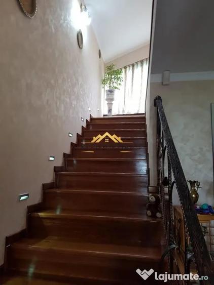 Casă cu 5 camere cu Teren 733 Mp în Central