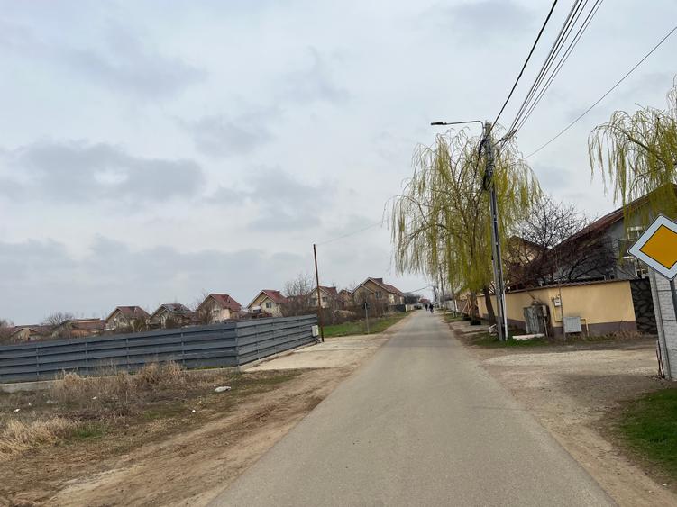 Teren Construcții intravilan de 500 mp, în Domnești