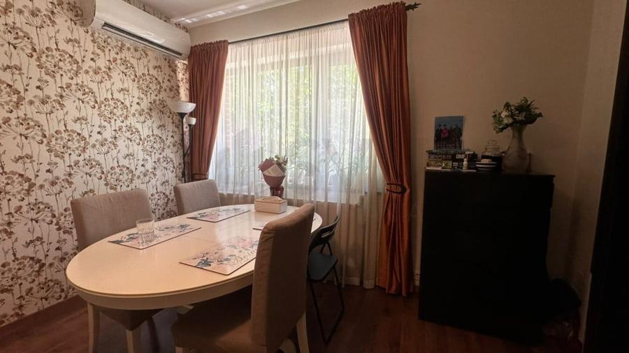 Casă cu 5 camere cu Teren 185 Mp în Vatra Luminoasă