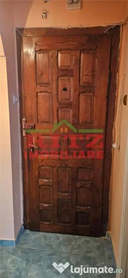 Apartament cu 3 camere nedecomandat în Central