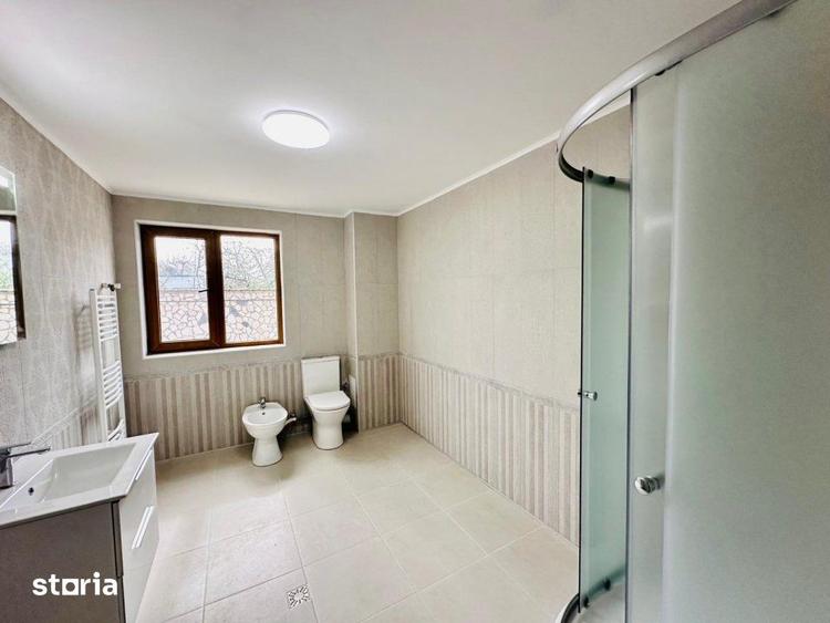 Casă cu 5 camere cu Teren 450 Mp în Crevedia