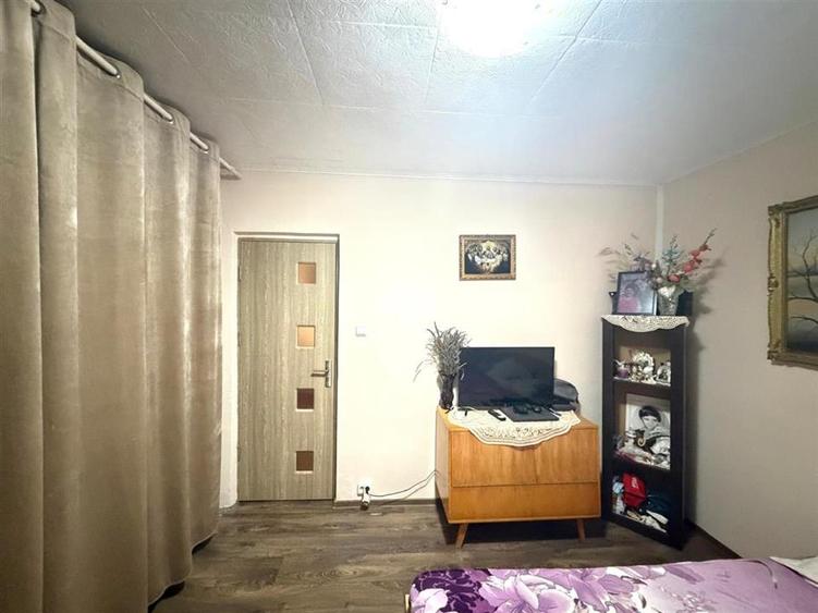 Apartament cu 2 camere semidecomandat în Valenta
