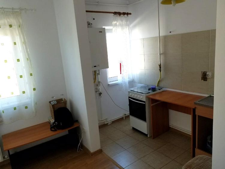 Garsonieră decomandată în Km 4-5