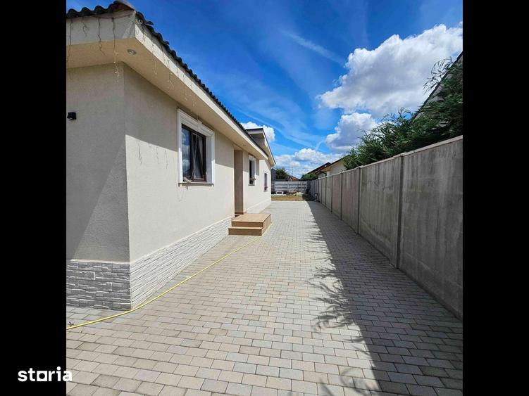 Casă cu 4 camere cu Teren 490 Mp în Sântandrei