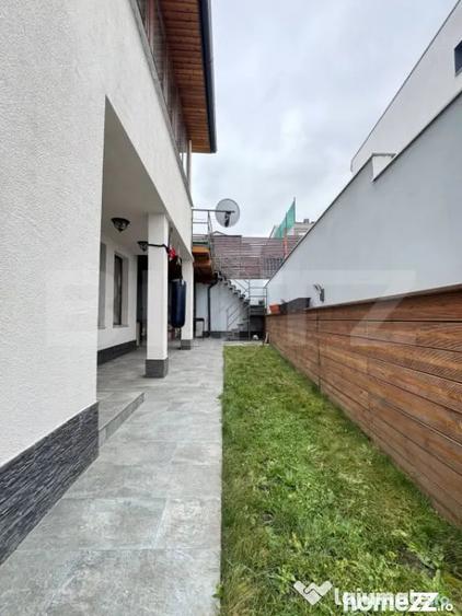 Casă cu 5 camere cu Teren 350 Mp în Florești