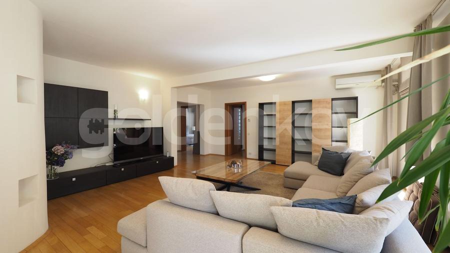 Apartament cu 4 camere decomandat, mobilat în Herăstrău